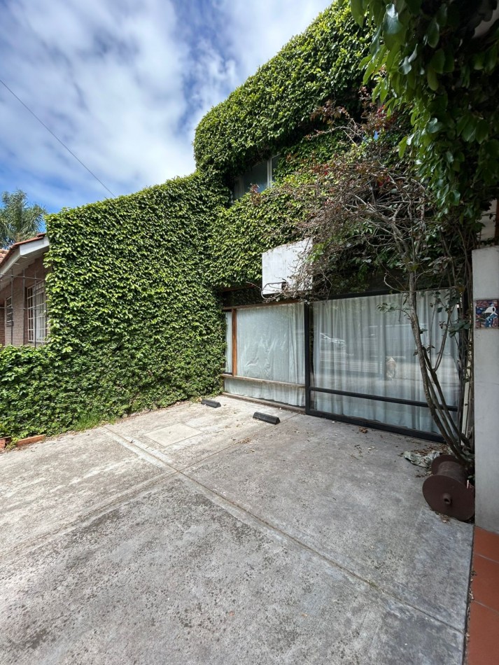CASA EN PH 4 AL FRENTE COCHERA DOBLE QUINCHO PARQUE. APTO CREDITO