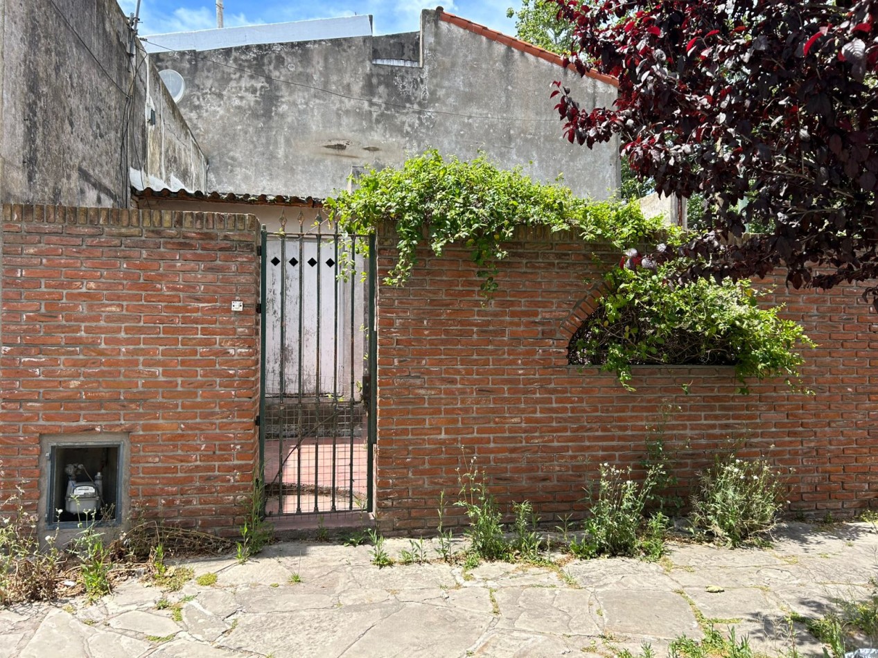 CASA 3 AMBIENTES A REFACCIONAR .LA PERLA