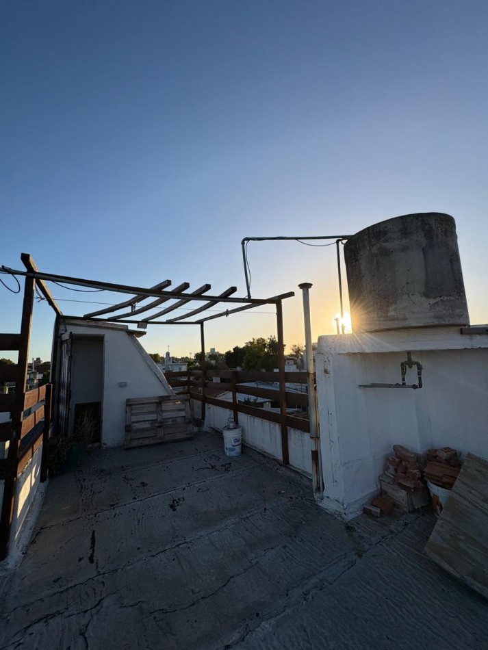 DEPARTAMENTO 2 AMBIENTES CON BALCON Y TERRAZA. SAN JOSE