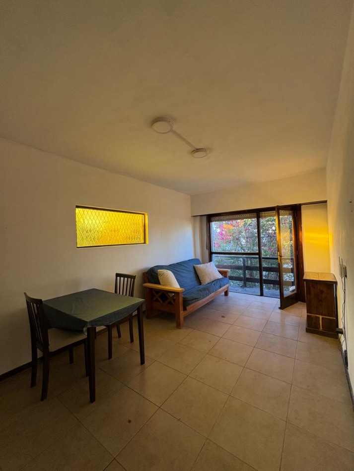 DEPARTAMENTO 2 AMBIENTES CON BALCON Y TERRAZA. SAN JOSE