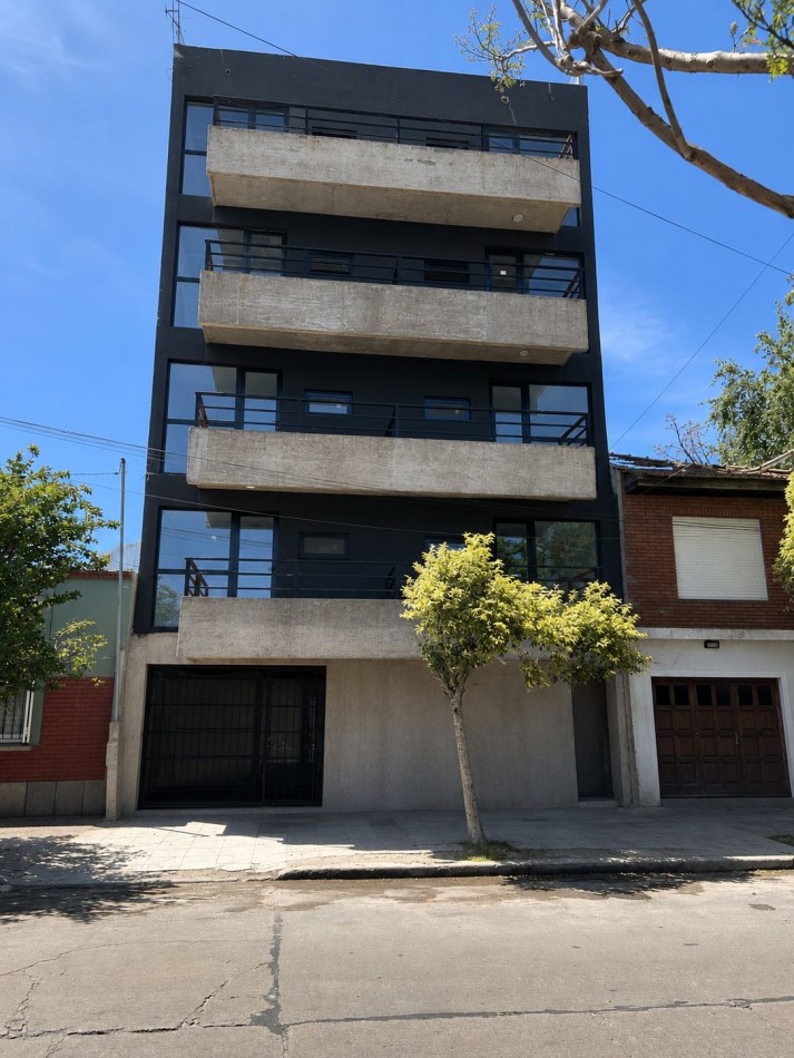 DEPARTAMENTO DOS AMBIENTES A LA CALLE CON COCHERA A ESTRENAR.ZONA FACULTAD