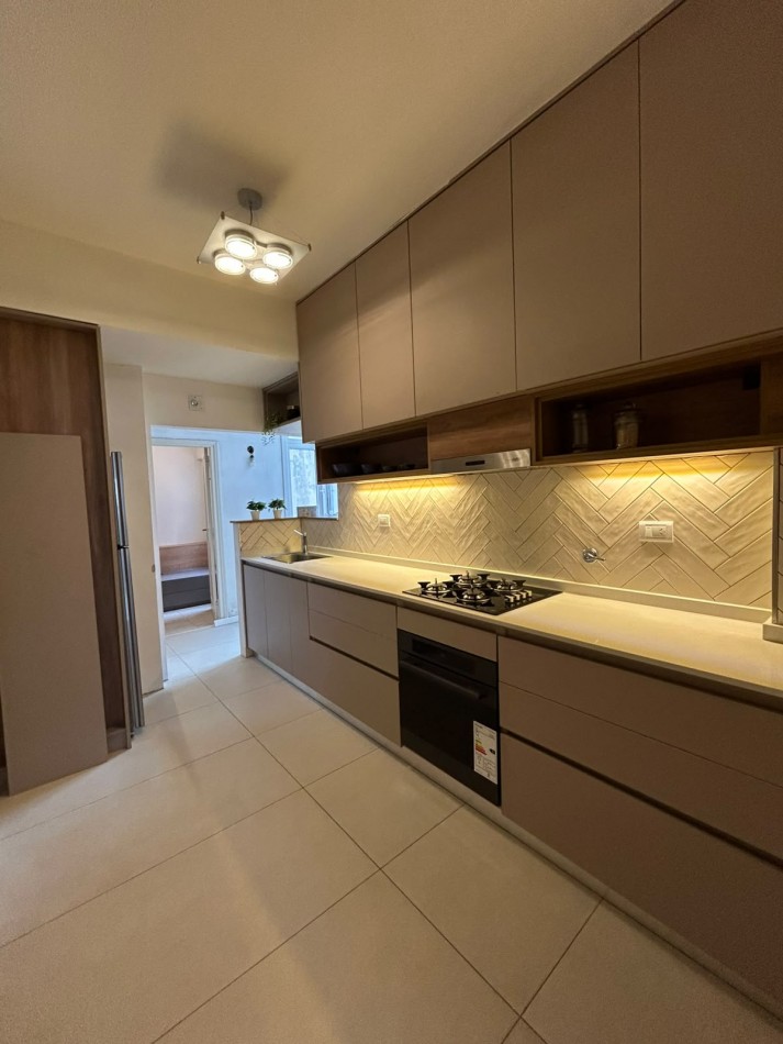 DEPARTAMENTO RECICLADO 3 AMBIENTES CON DEPENDENCIA. ALDREY