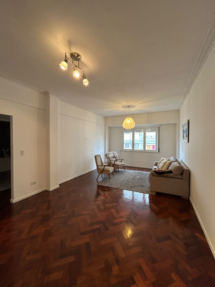 DEPARTAMENTO RECICLADO 3 AMBIENTES CON DEPENDENCIA. ALDREY