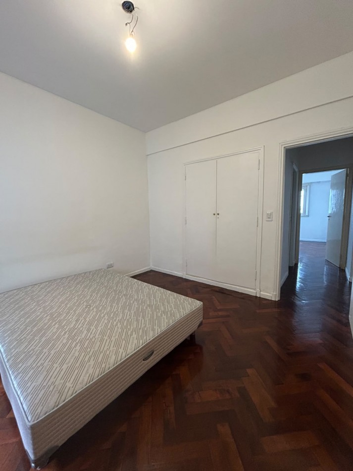 DEPARTAMENTO RECICLADO 3 AMBIENTES CON DEPENDENCIA. ALDREY