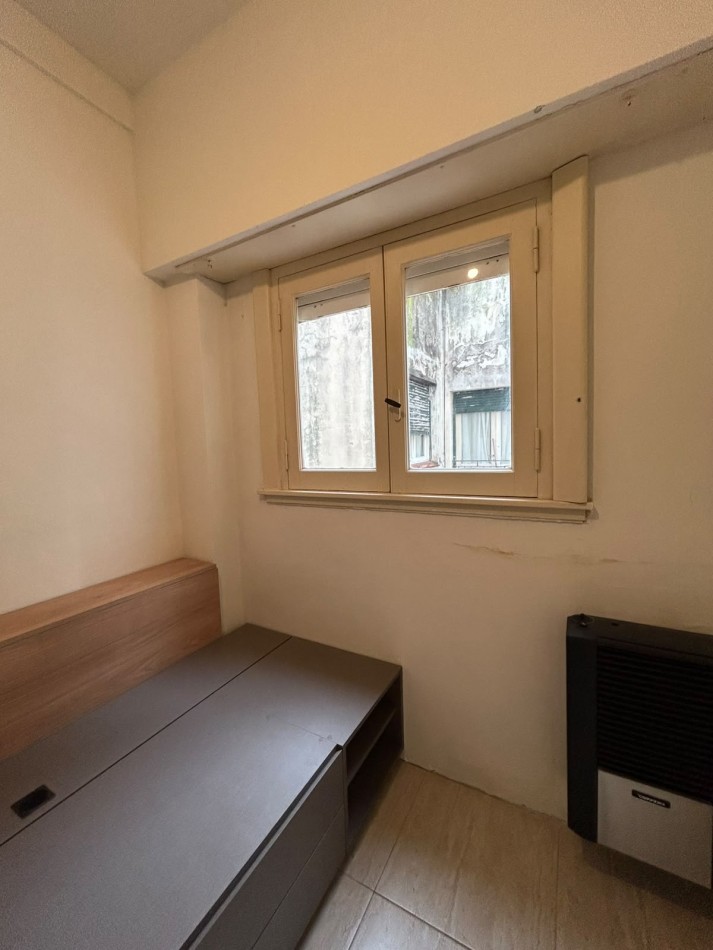 DEPARTAMENTO RECICLADO 3 AMBIENTES CON DEPENDENCIA. ALDREY