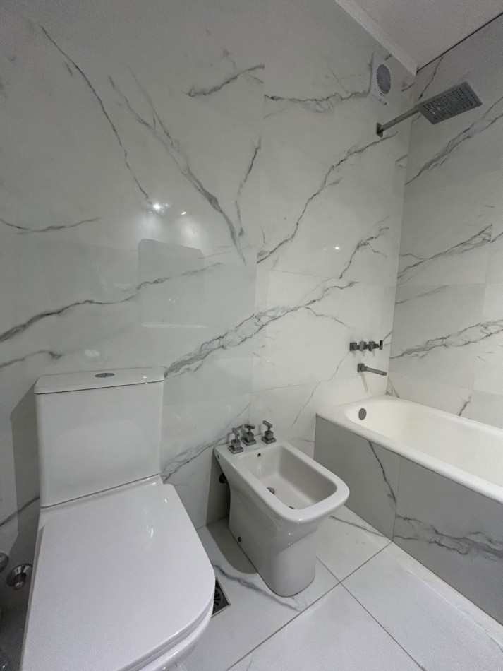 DEPARTAMENTO RECICLADO 3 AMBIENTES CON DEPENDENCIA. ALDREY
