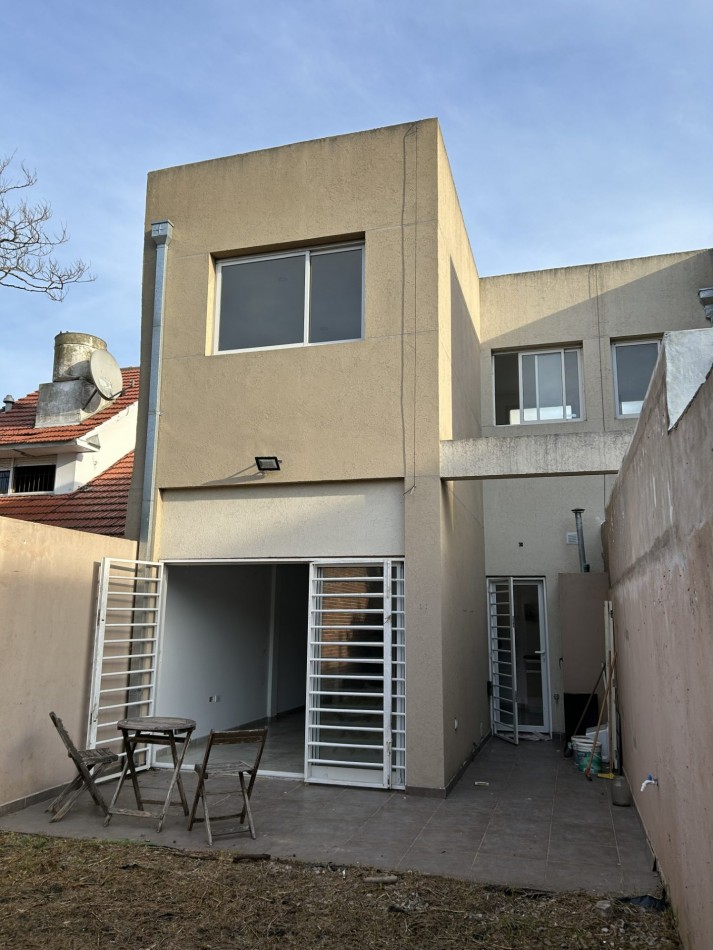DUPLEX 3 AMBIENTES MAS PLAYROOM APTO CREDITO.