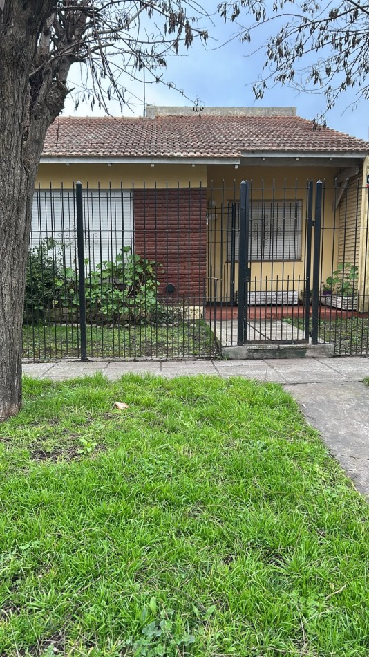 PH AL FRENTE 2 AMBIENTES CON DEPENDENCIA Y PARQUE. EL MARTILLO