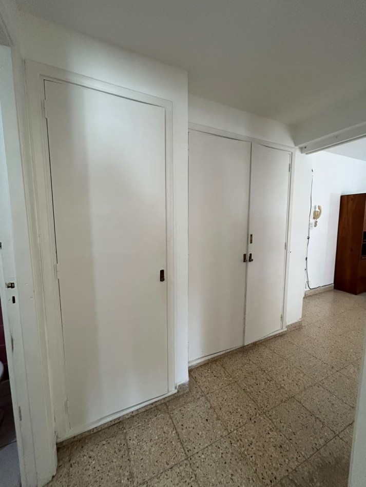 DEPARTAMENTO DOS AMBIENTES CONTRAFRENTE. EDIFICIO EDEN