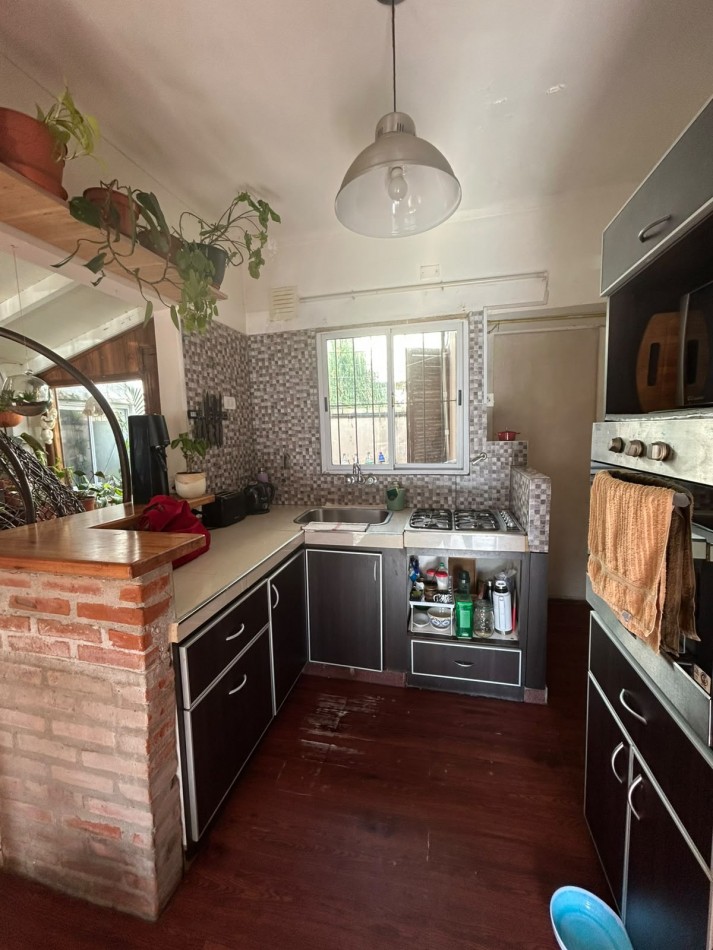 Casa 4 ambientes con pileta climatizada cubierta. Barrio Peralta Ramos oeste.