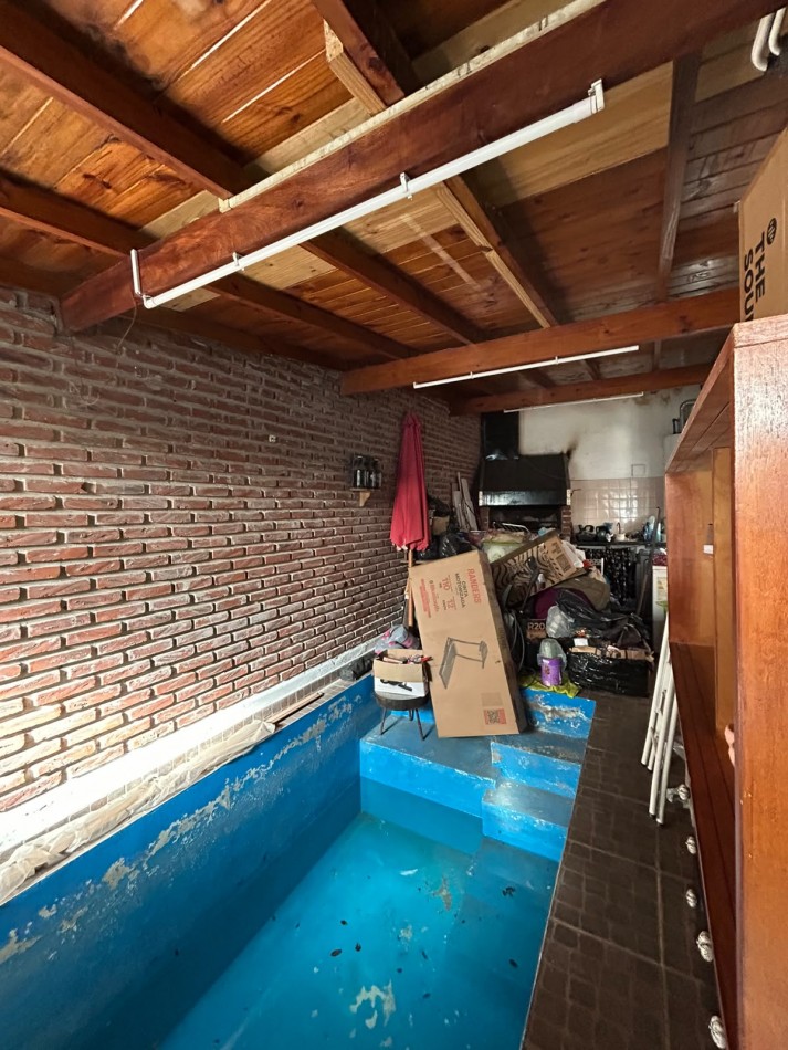 Casa 4 ambientes con pileta climatizada cubierta. Barrio Peralta Ramos oeste.