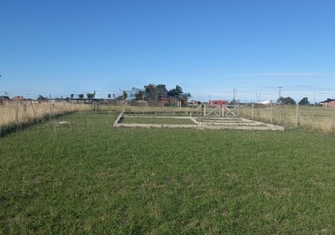 LOTE EN COLONIA CHAPADMALAL CON ENCADENADO.