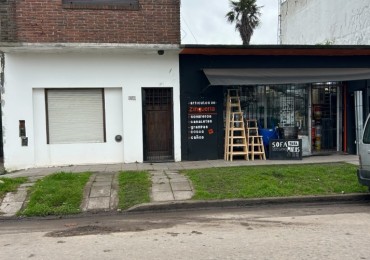 PH 3 AMBIENTES AL FRENTE CON LOCAL. BARRIO EL PROGRESO